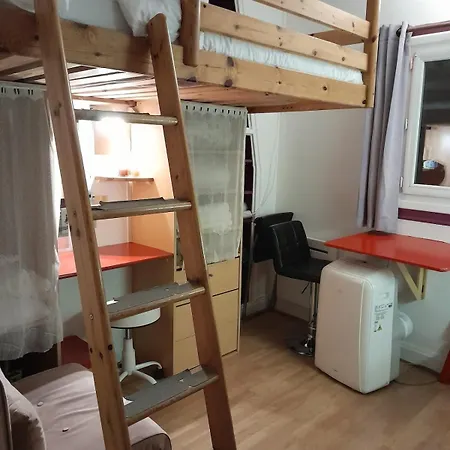 Studio On The Rooftops Of Апартаменты Париж