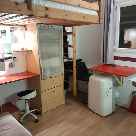 Studio On The Rooftops Of * Париж